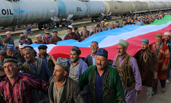 «Историческая узбекская земля»: депутат-азербайджанец намекнул, что нефть Сибири может стать законной добычей среднеазиатов «Историческая узбекская земля»: депутат-азербайджанец намекнул, что нефть Сибири может стать законной добычей среднеазиатов