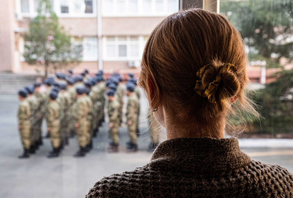 &laquo;Мальвинки&raquo; и &laquo;черные вдовы&raquo;. Что известно о секс-агентах, высасывающих деньги из бойцов СВО?