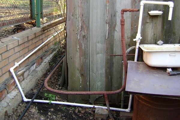 Как сделать водопровод на даче своими руками: правила прокладки, монтажа и обустройства