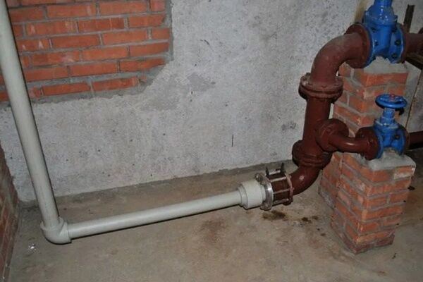 Соединение пластиковых труб с металлическими: разбор лучших способов и монтажных нюансов