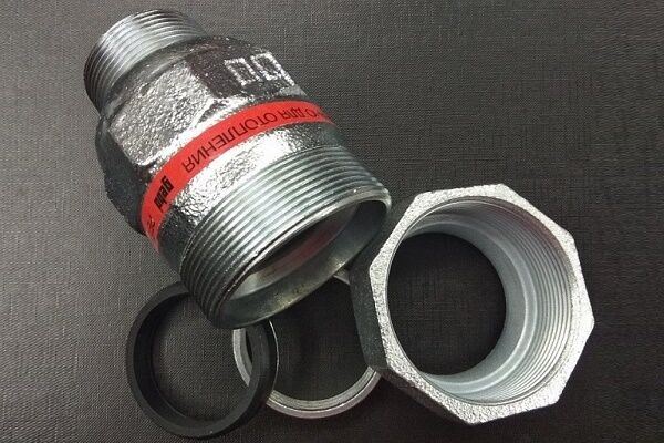 Соединение пластиковых труб с металлическими: разбор лучших способов и монтажных нюансов