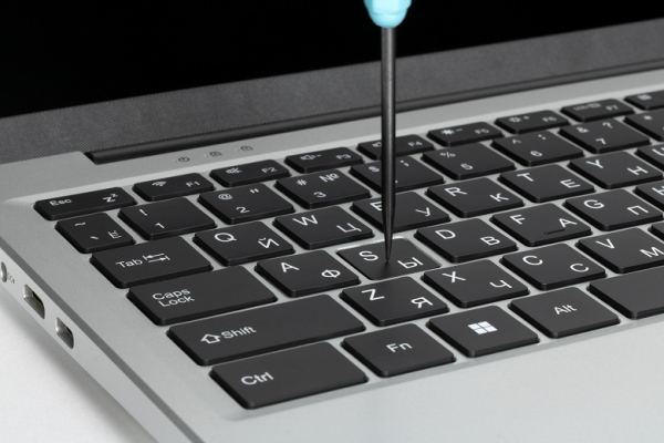Обзор ноутбука начального уровня Azerty RB-1650 на платформе мини-ПК