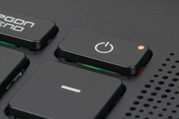 Обзор игрового ноутбука MSI Titan 18 HX AI A2XWJG-076RU с Intel Core Ultra 9 и Nvidia GeForce RTX 5090 Laptop