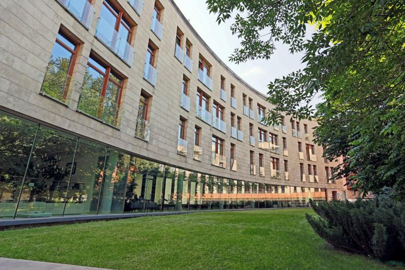 Эпоха калейдоскопа стилей: постмодернизм, лужковская архитектура и