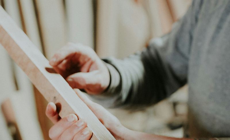 Как утеплить дом из бруса: выбор материалов и технологии