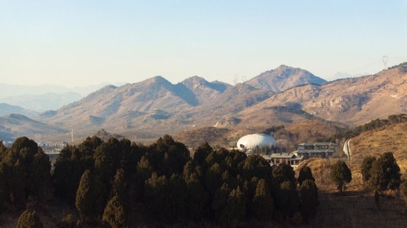 Wutopia Lab завершила строительство павильона на вершине курортного города