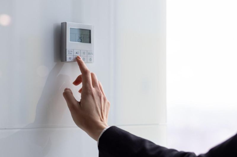 Как включить кондиционер на обогрев и при какой температуре: 3 способа