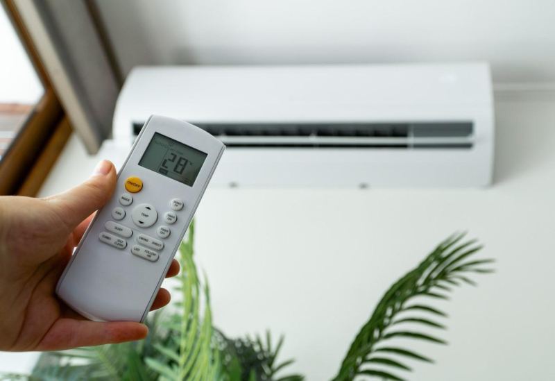 Как включить кондиционер на обогрев и при какой температуре: 3 способа