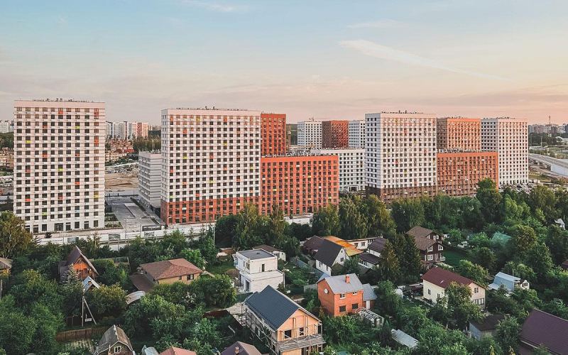 Новая Москва стала первой по числу и доле сделок в новостройках в