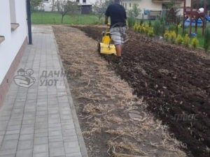 Культивация земли под газон
